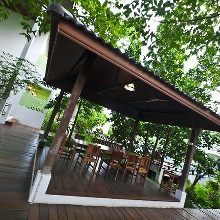 Tree House Hotel Sisaket Kültér fotó