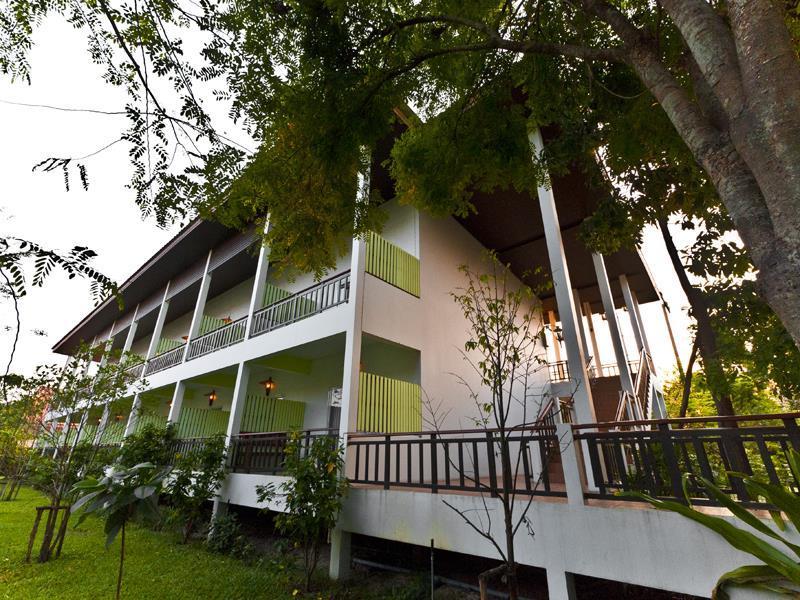 Tree House Hotel Sisaket Kültér fotó
