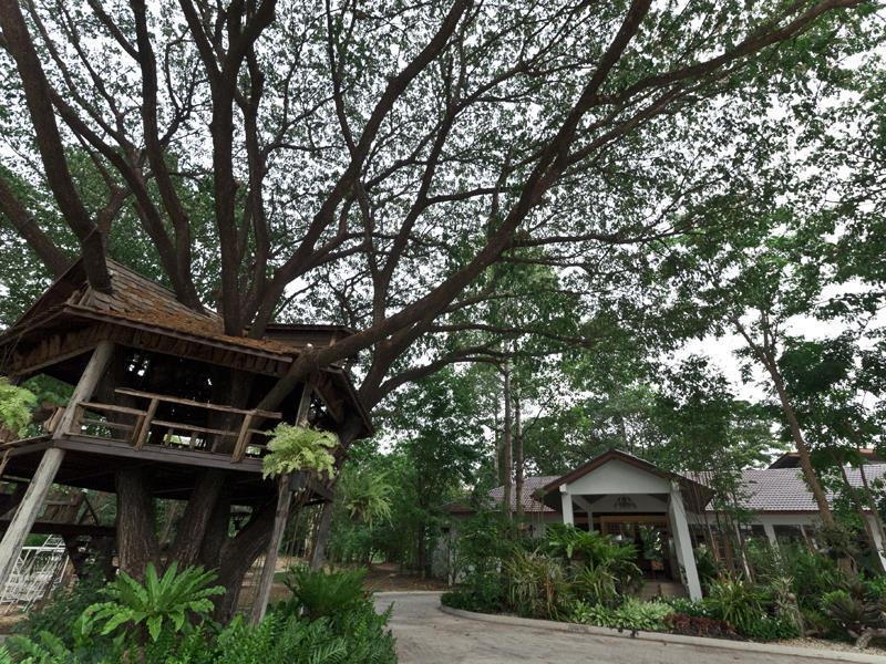 Tree House Hotel Sisaket Kültér fotó
