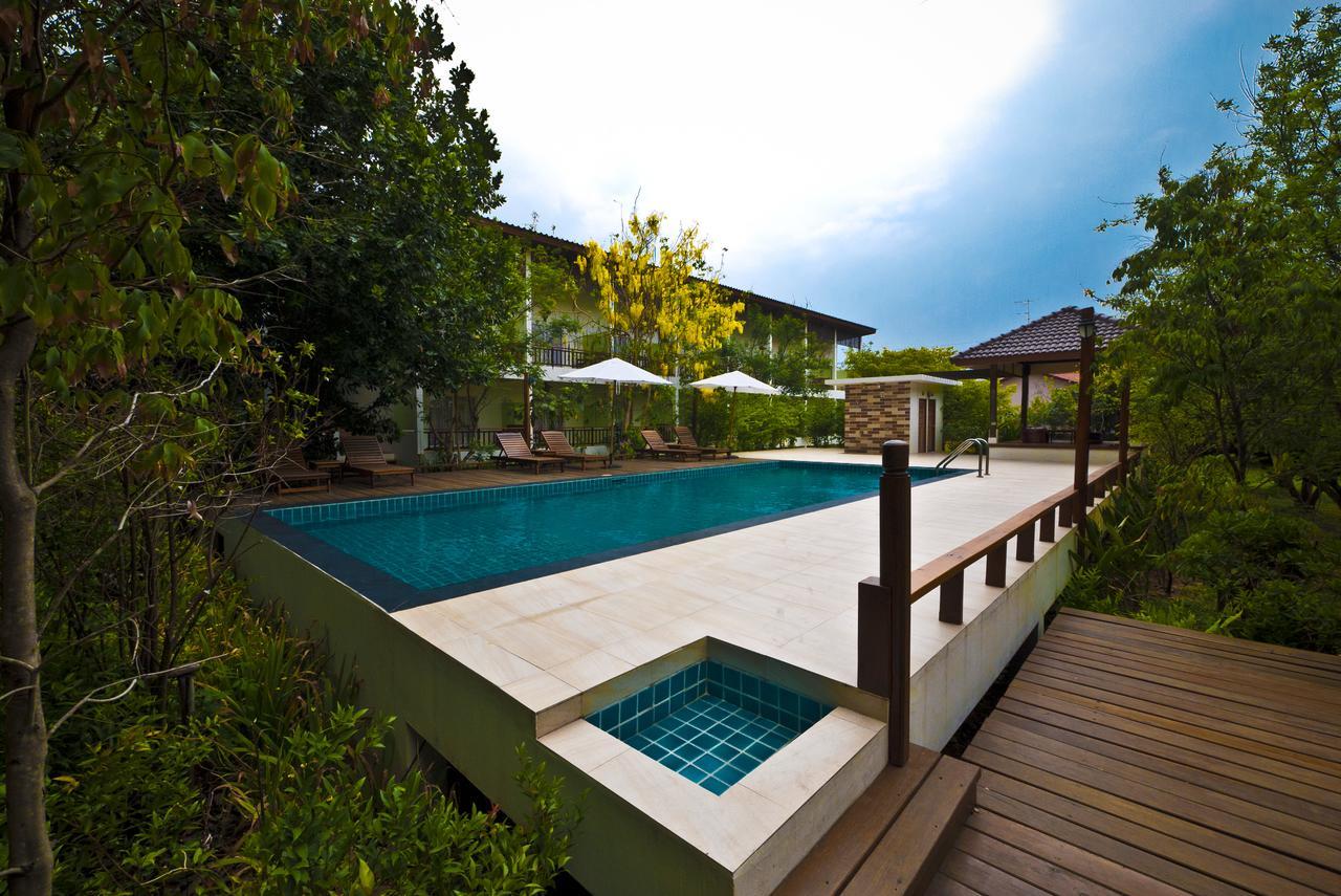 Tree House Hotel Sisaket Kültér fotó