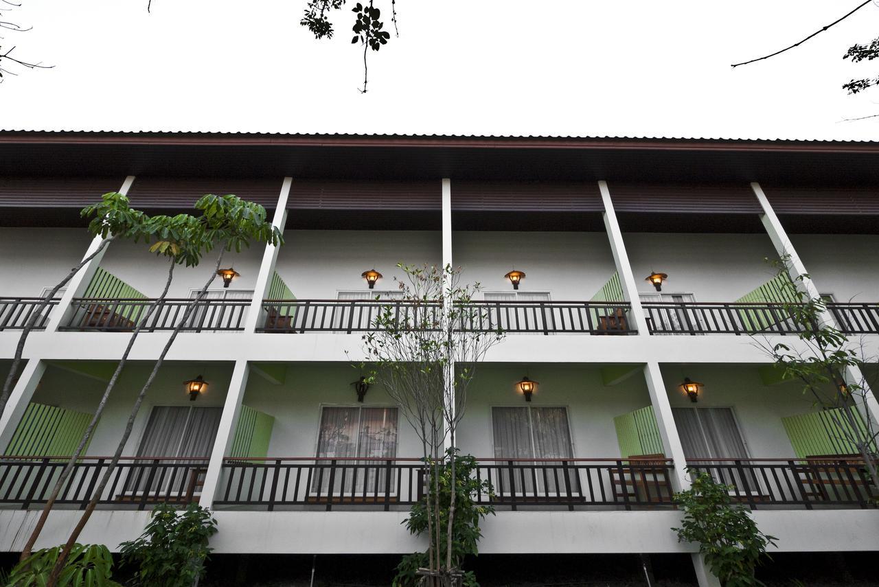 Tree House Hotel Sisaket Kültér fotó