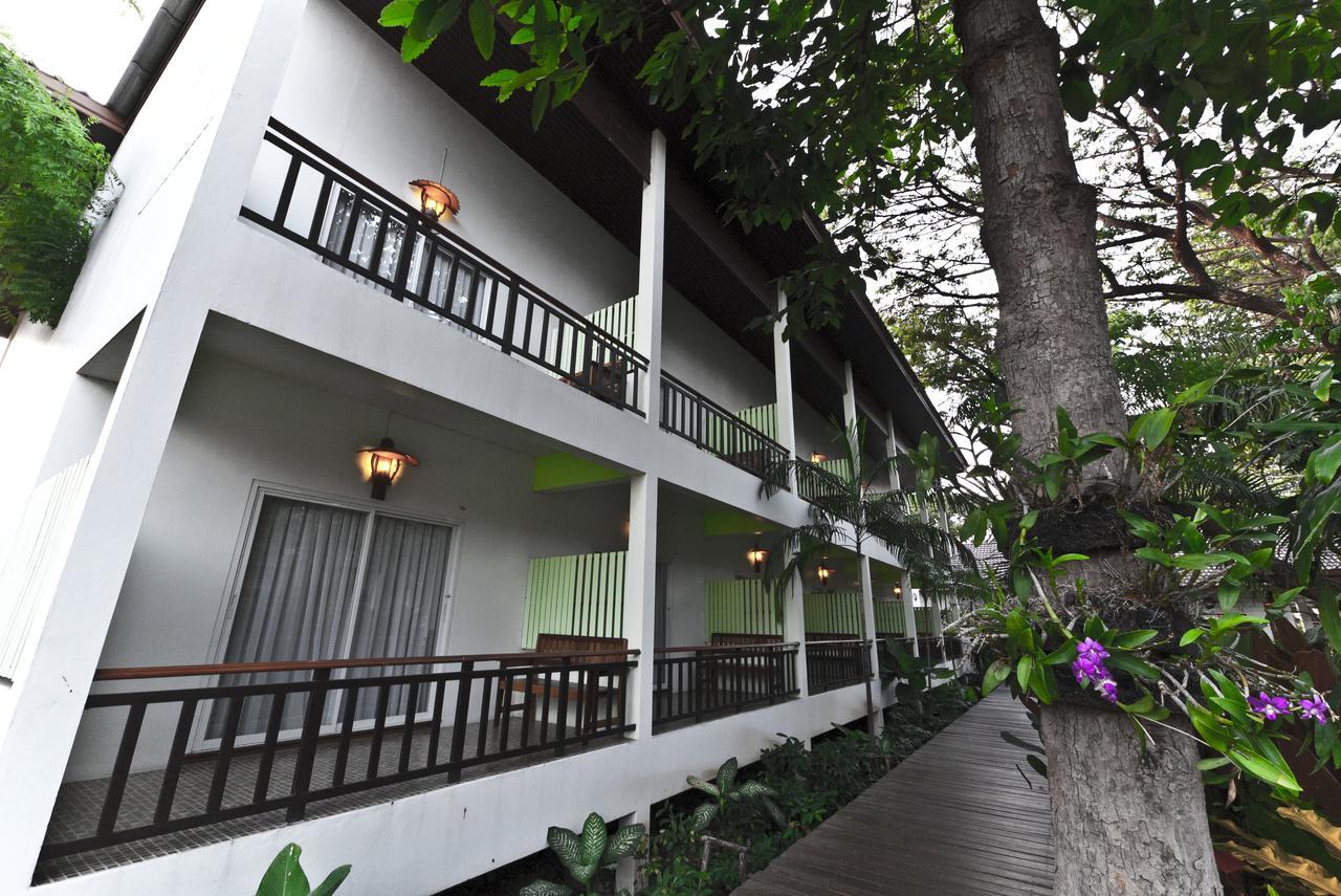 Tree House Hotel Sisaket Kültér fotó