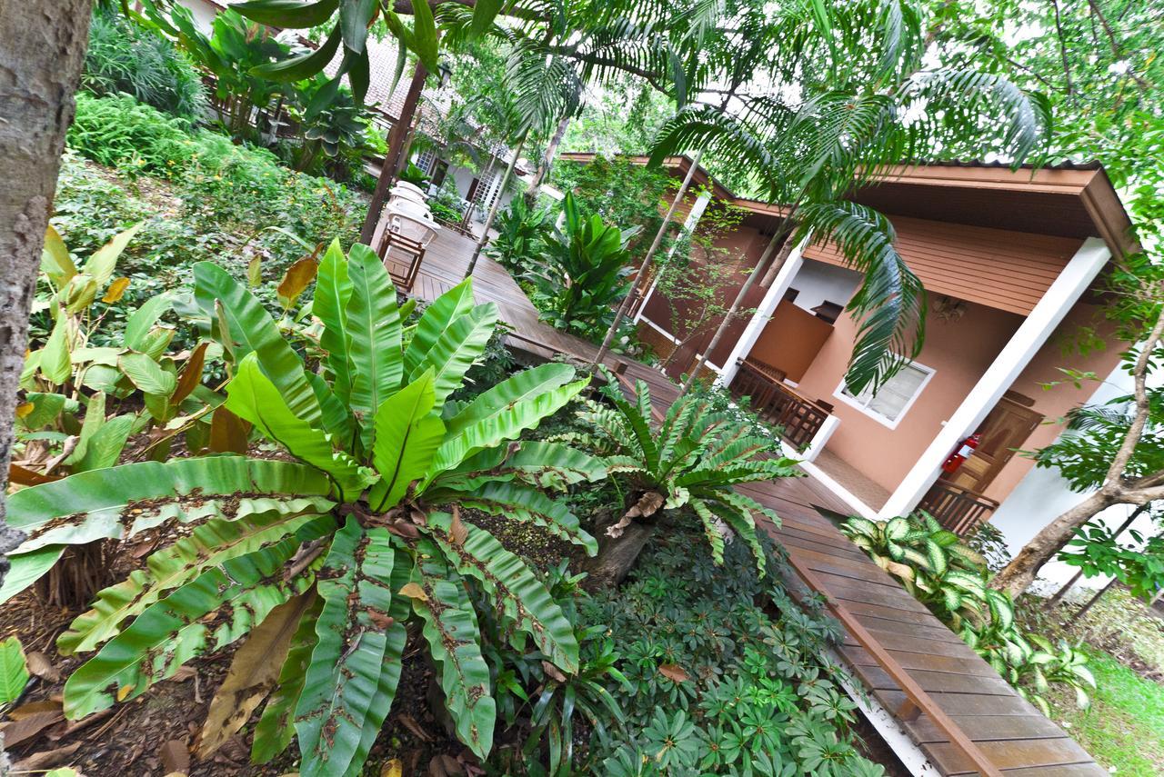 Tree House Hotel Sisaket Kültér fotó