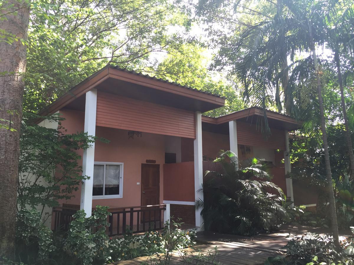 Tree House Hotel Sisaket Kültér fotó