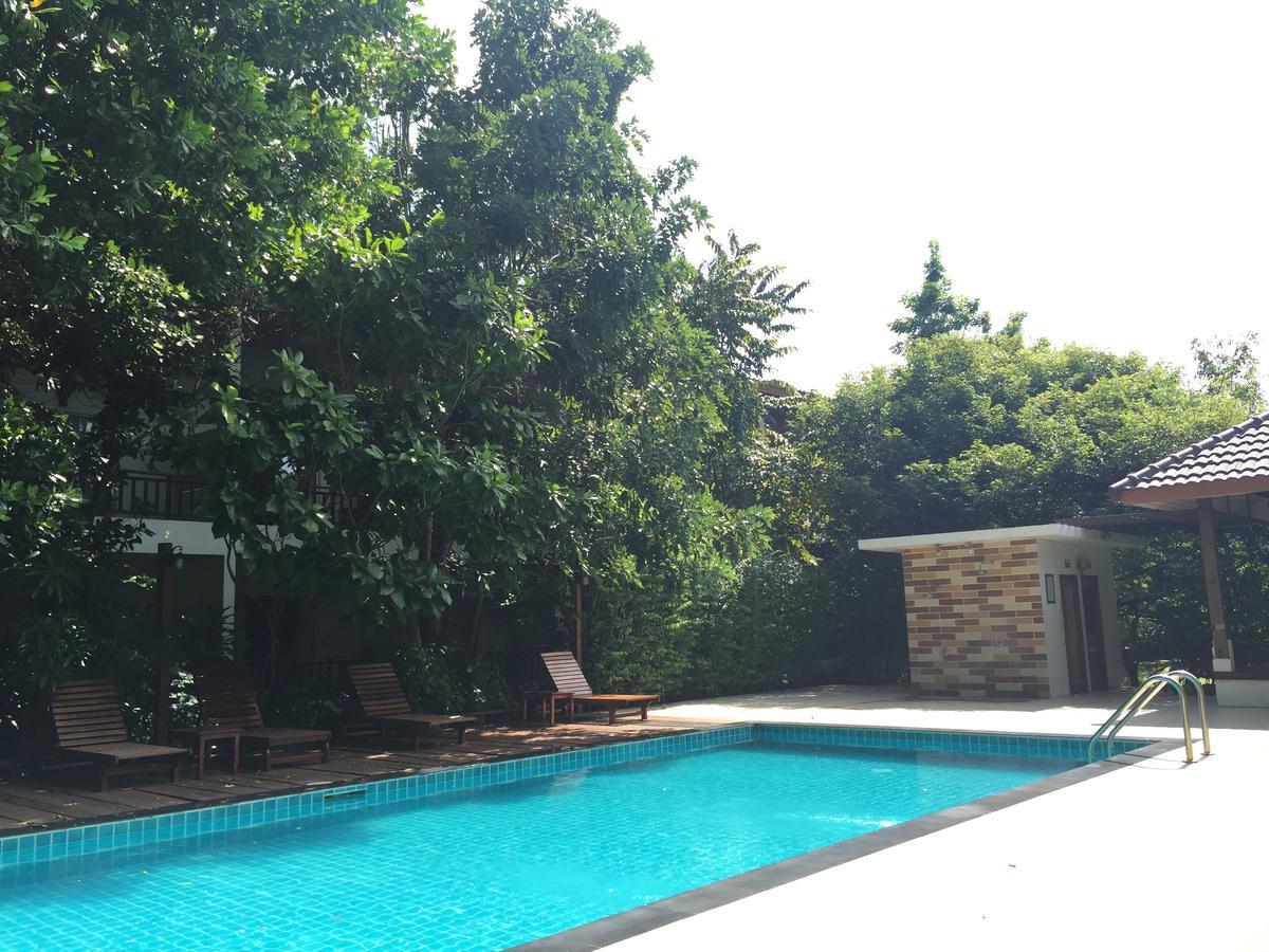 Tree House Hotel Sisaket Kültér fotó